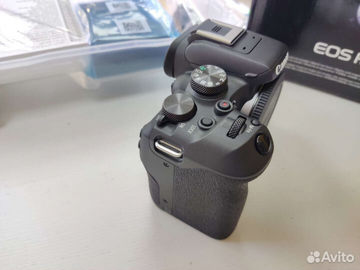 Canon EOS R10 Body новый в упаковке Русский