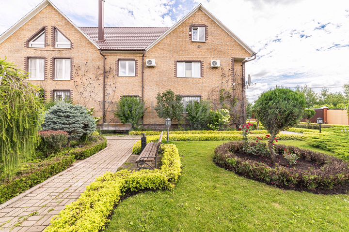 Коттедж 341,5 м² на участке 28,1 сот.