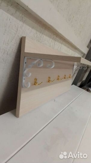 Вешалка в прихожую