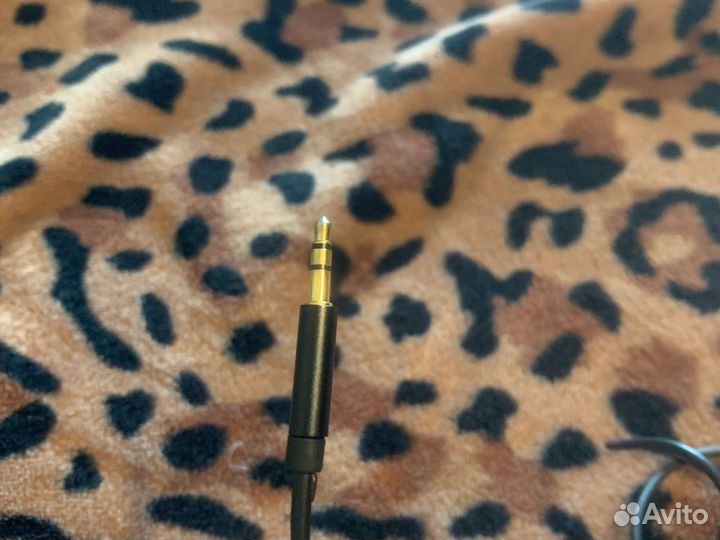 Litghtning to 3.5AUX audio adapter cable