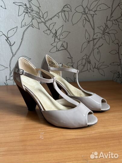 Босоножки и туфли женские 38-40 размер