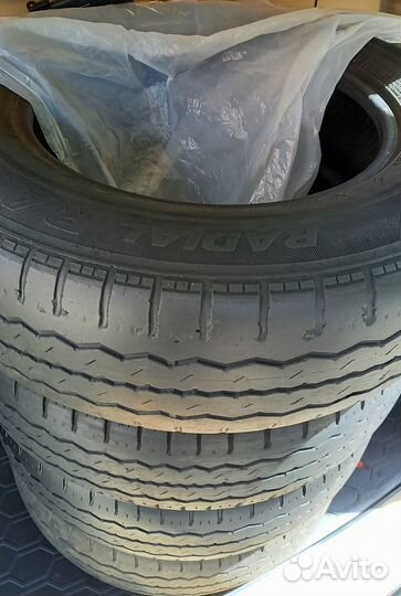 Hankook Radial RA08 215/70 R16 108T