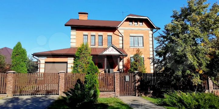 Дом 353 м² на участке 14,7 сот.