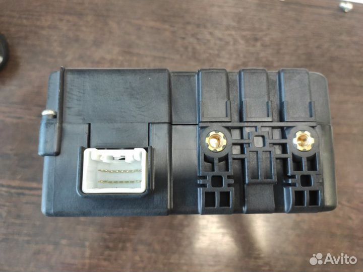 Блок управления тормозной системой Lexus Rx400H 2