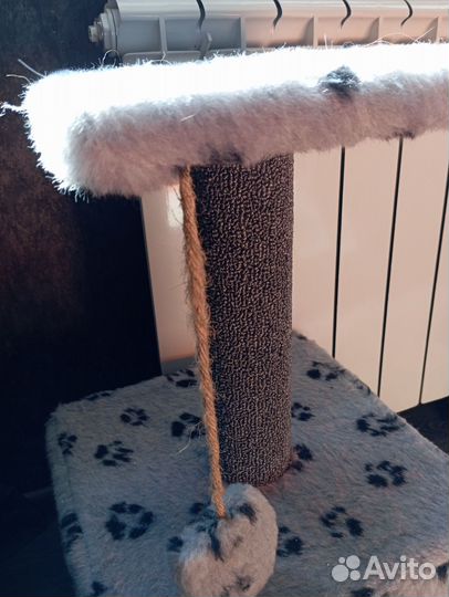 Домик для котов с когтеточкой