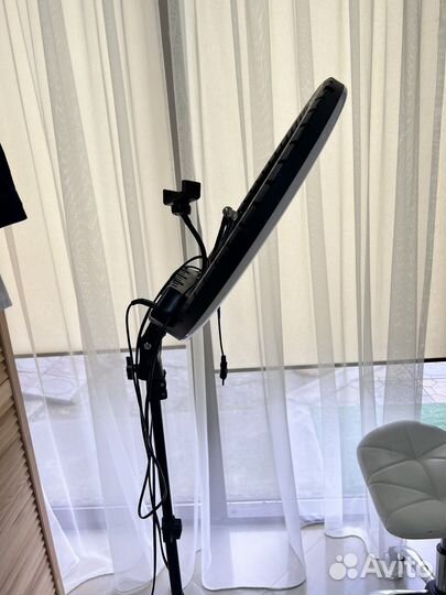 Кольцевая лампа профессиональная со штативом