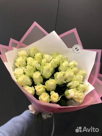 Букет из 35 белых роз 40 см