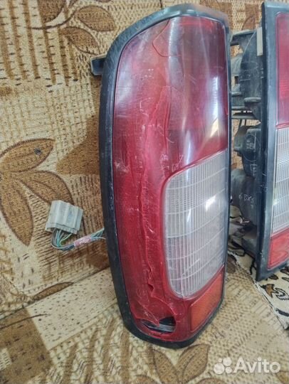 Задние фонари на nissan np300
