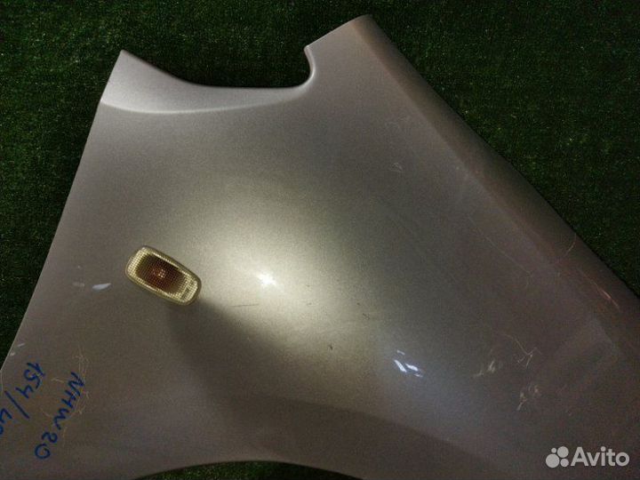 Крыло переднее правое Toyota Prius NHW20