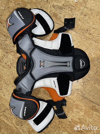 Нагрудник хоккейный