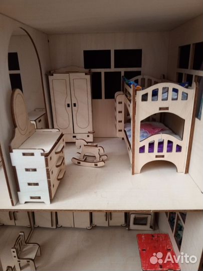 Кукольный домик с мебелью