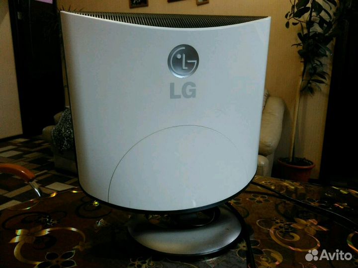 Монитор LG