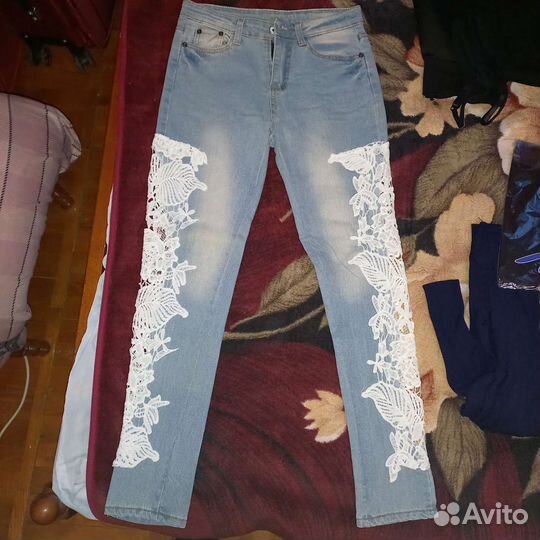 Джинсы с кружевом