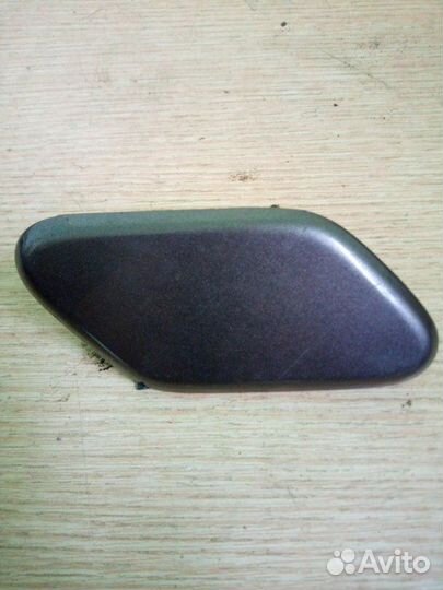 Крышка форсунки омывателя передняя правая Honda