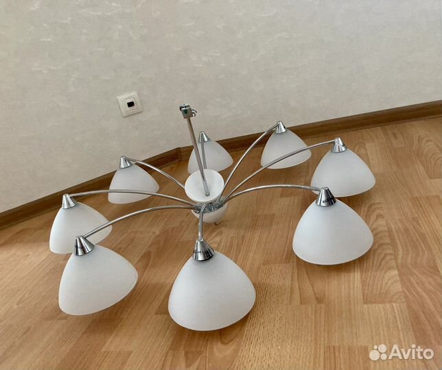 Люстра 8ми рожковая