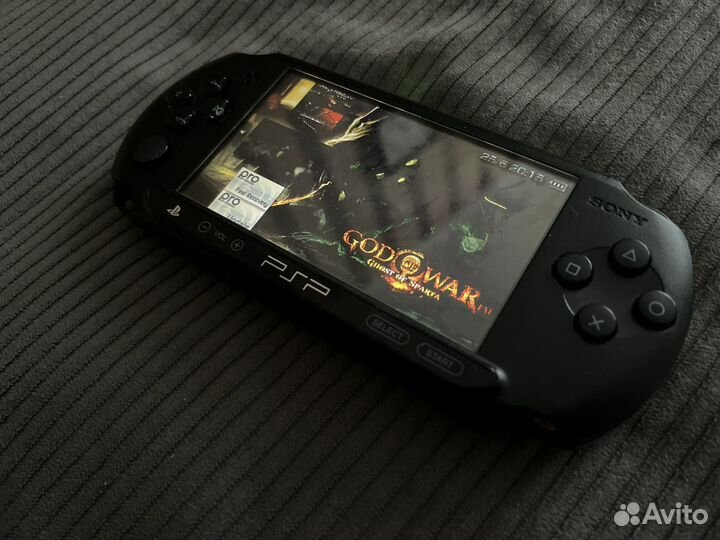 Sony psp 1008 прошитая + 4 лицензионные игры