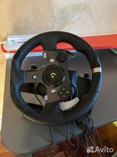 Игровой руль с педалями