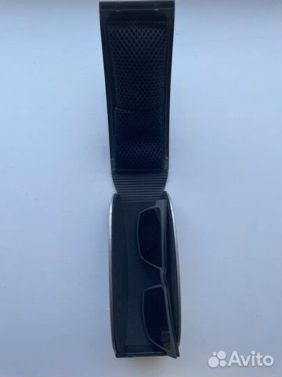 Очки в футляре