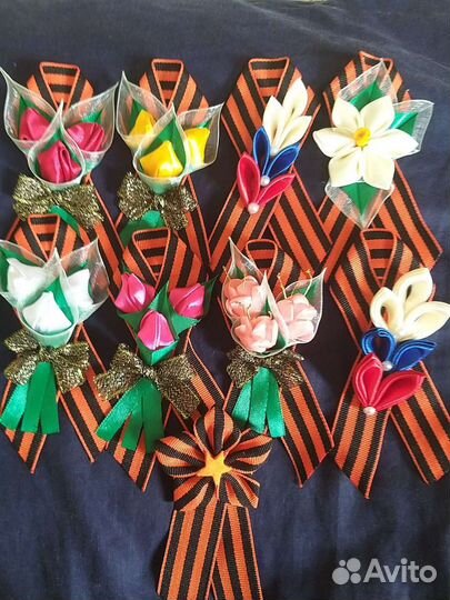 Брошь на георгиевской ленте