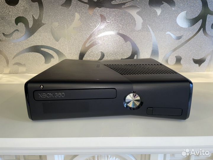 Приставка Microsoft Xbox 360 S 250 гб HDD