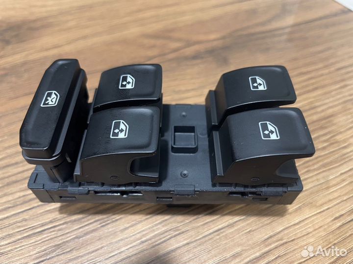 Блок управления стеклоподъемниками Octavia a7