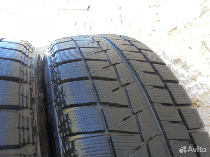 Bridgestone Blizzak Revo GZ 215/60 R16 95S