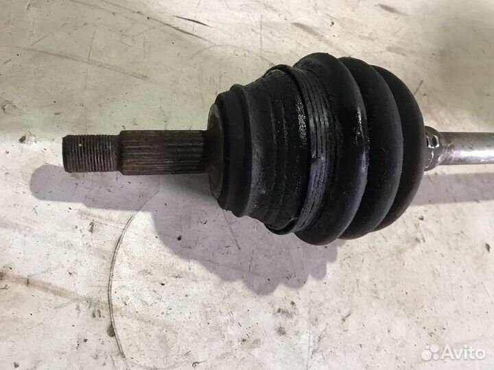 Привод левый Фольксваген Гольф 3 Volkswagen Golf 3