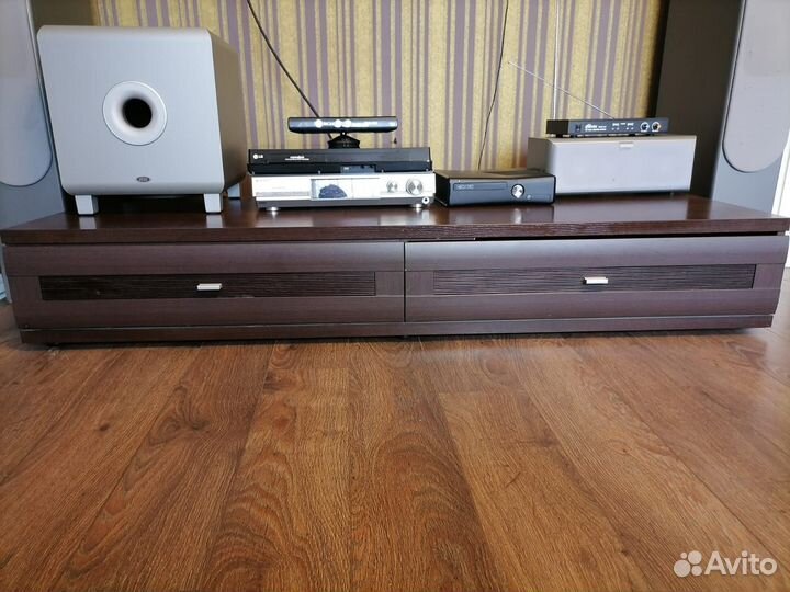 Тумба под телевизор