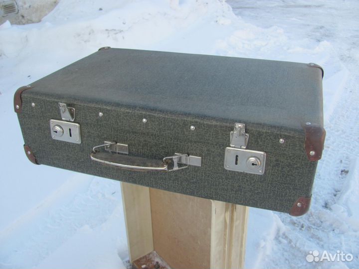 Ретро чемодан