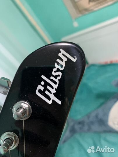 Электрогитара