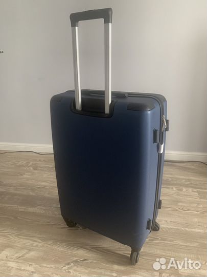 Чемодан на колесах большой