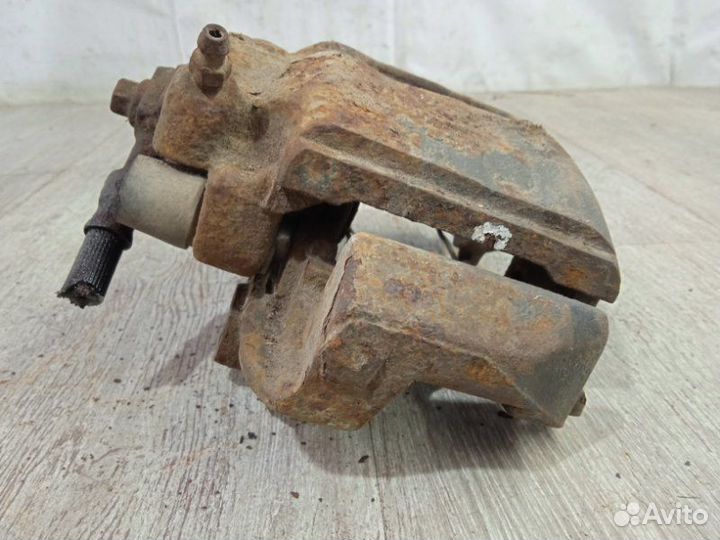 Суппорт передний правый Opel Vectra B Z16XER 2000