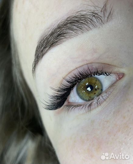 Наращивание ресниц модель для ученицы