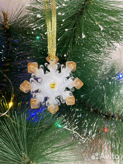 Новогодние елочные игрушки