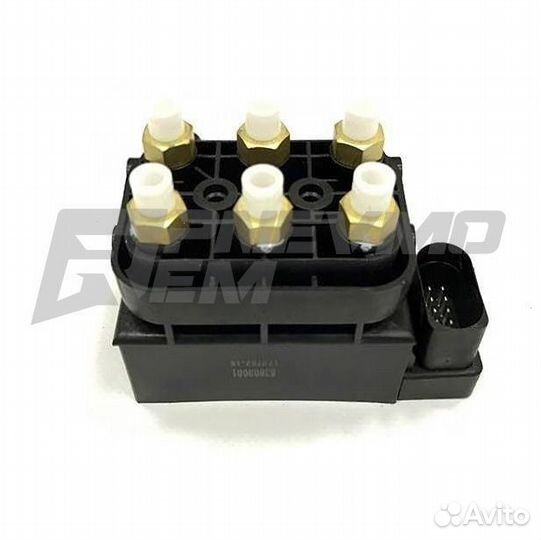 Блок клапанов пневмоподвески Audi Q7