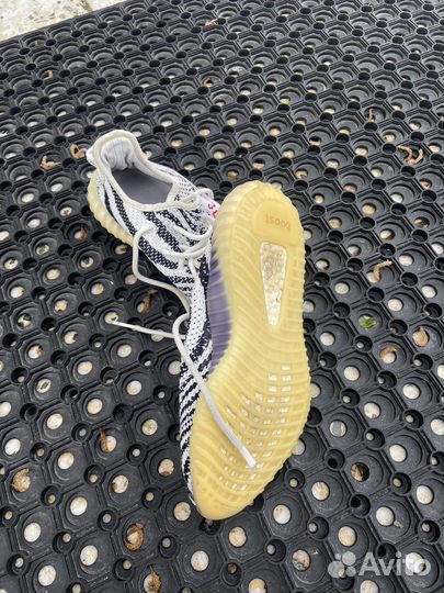 Кроссовки adidas Yeezy boost