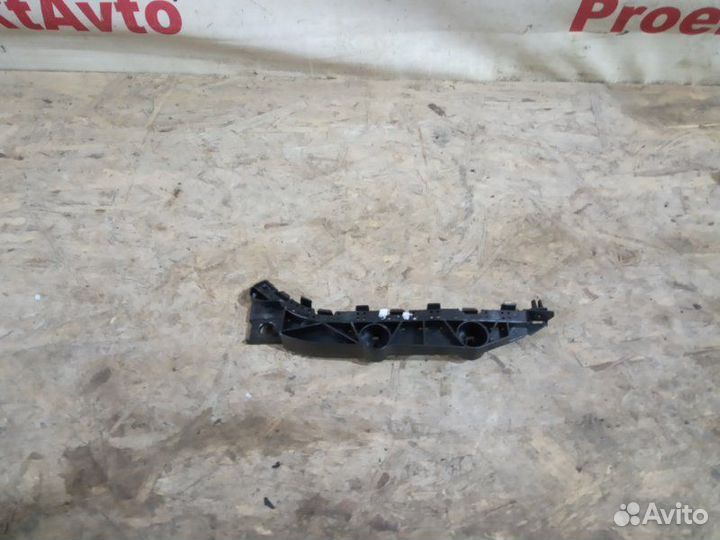 Крепление бампера переднее левое Honda Civic 4D