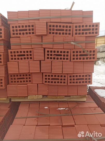 Кирпич красный пустотелый