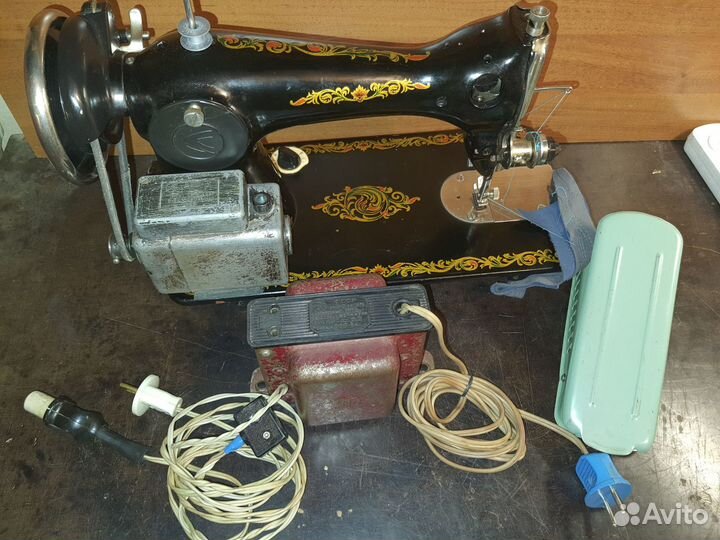 Швейная машина Подольск 2м с эл. двигателем