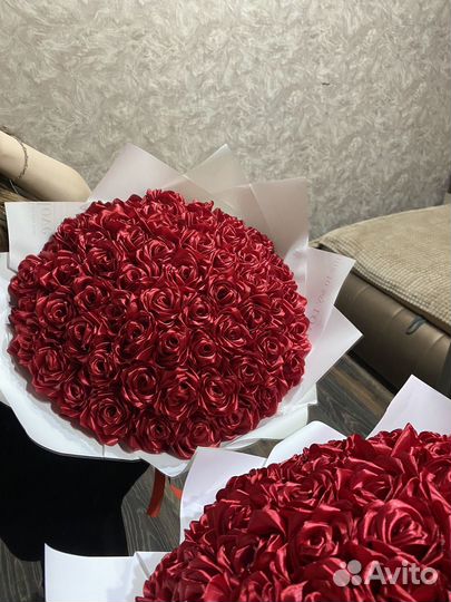 Букет из атласных роз