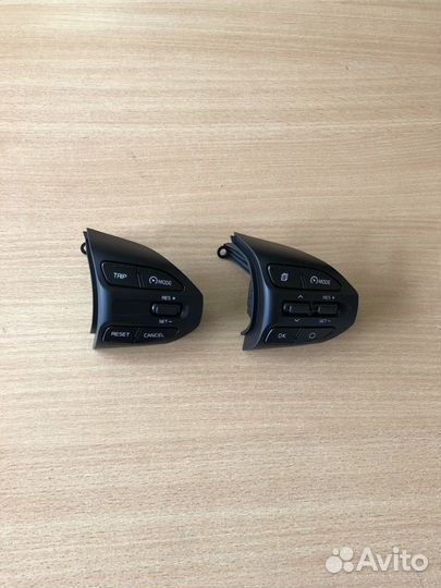 Кнопки круиз-контроль Kia Rio 4