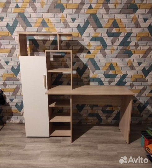 Письменный стол Квартет-7 Новый Со Склада