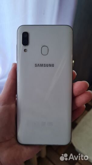 Samsung Galaxy A30, 3/32 ГБ