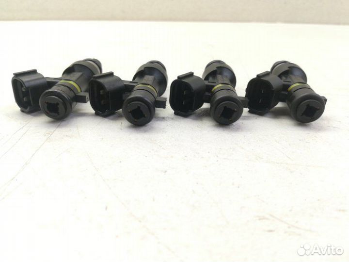 Форсунка топливная Nissan X-Trail NT31 MR20DE