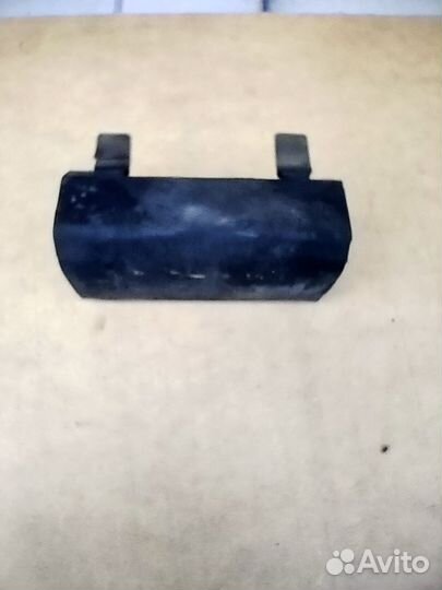 Демпфер,буфер решетки радиатора mitsubishi carisma