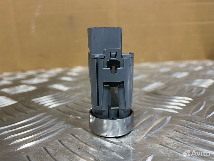 Кнопка запуска двигателя Volkswagen Touareg 3 2019