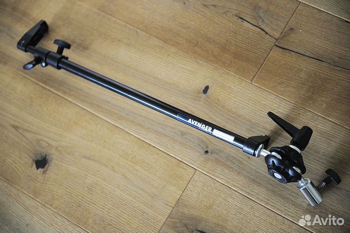 Держатель отражателя Avenger D700B