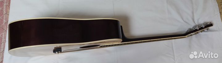 Гитара акустическая 6-ти струнная,чехол, каподаст