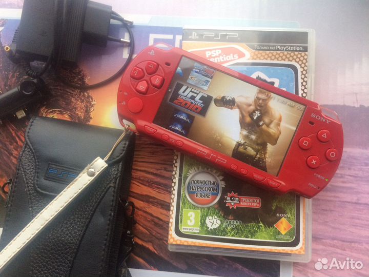 PSP редкая красная с камерой 32 гб игр