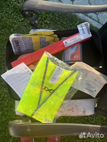 Аптечка набор автомобильный lexus